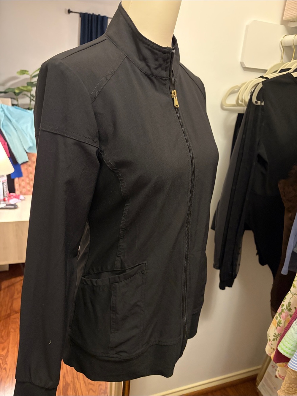 Cherokee ‘iflex’ Women’s Zip-Up Scrub Jacket in Black XS (Used, good condition) - Picture 3 of 6